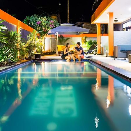 Tropica Gili Total Body Fit - Free Access Gym And Coworking Space Gili Trawangan Exterior foto